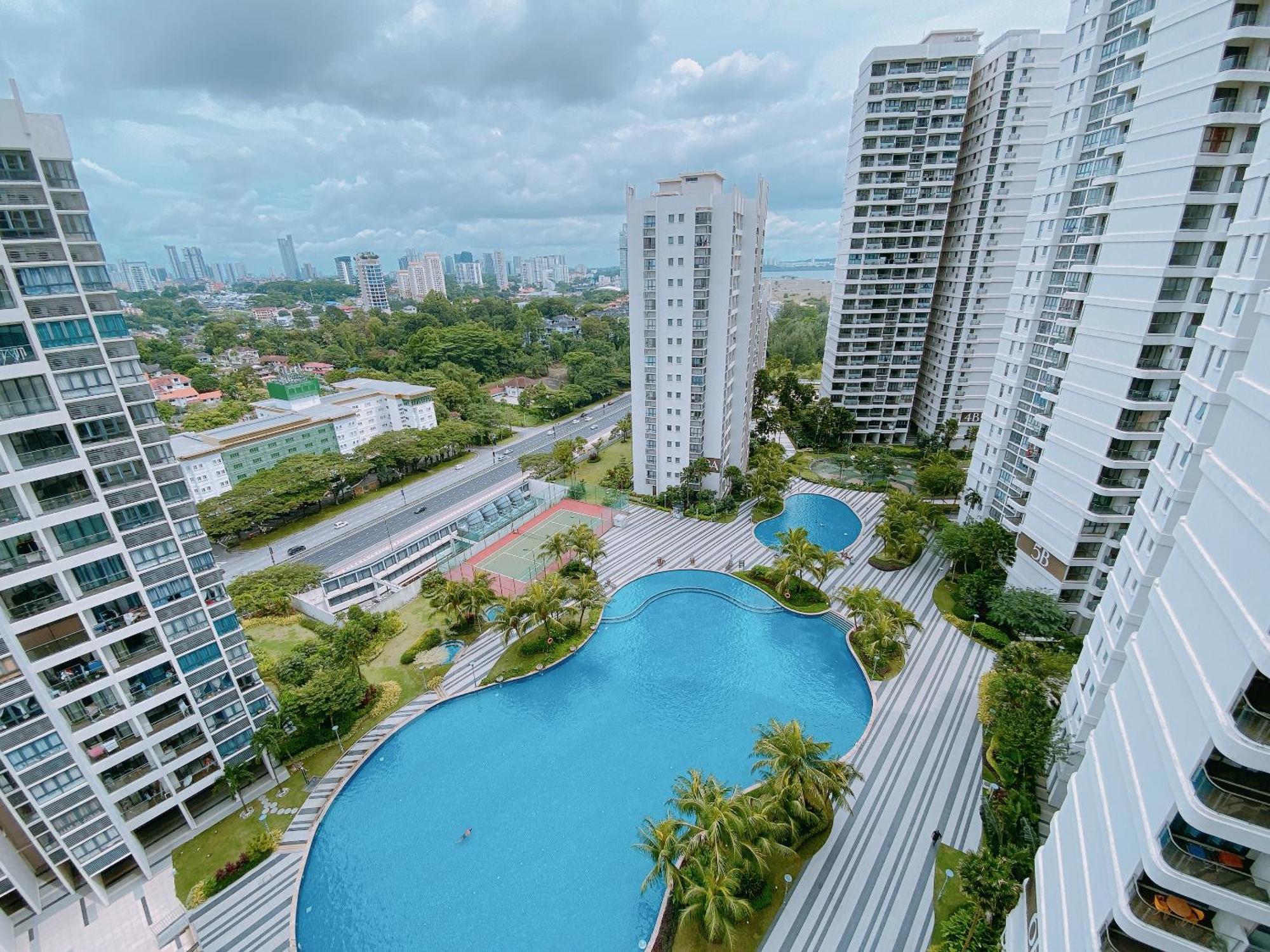 Seafront Country Garden Danga Bay By Lions Bay Lägenhet Johor Bahru Rum bild